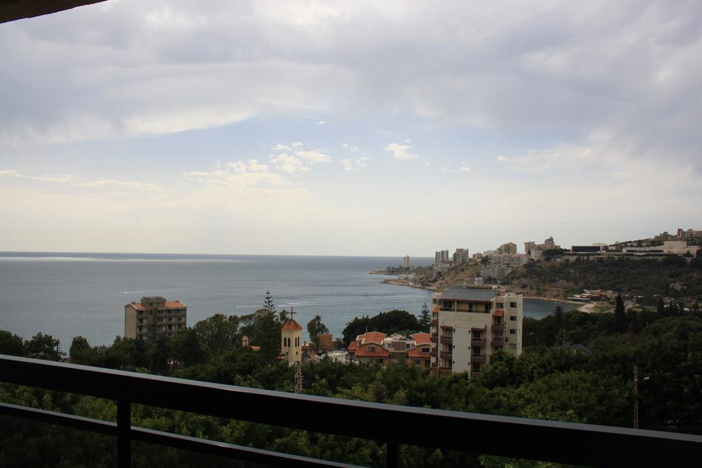 Camelot Hotel Jounieh Eksteriør billede