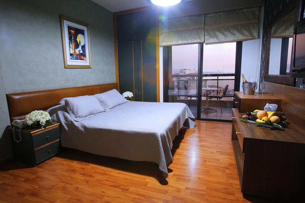 Camelot Hotel Jounieh Eksteriør billede