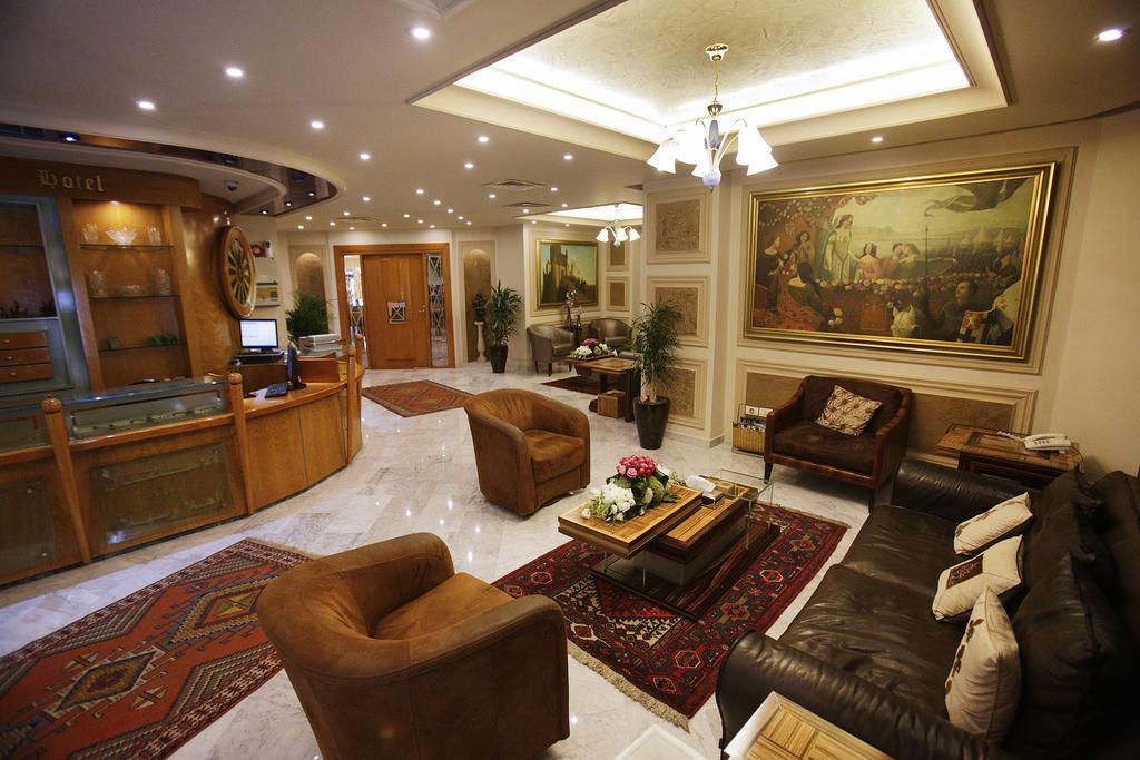 Camelot Hotel Jounieh Eksteriør billede