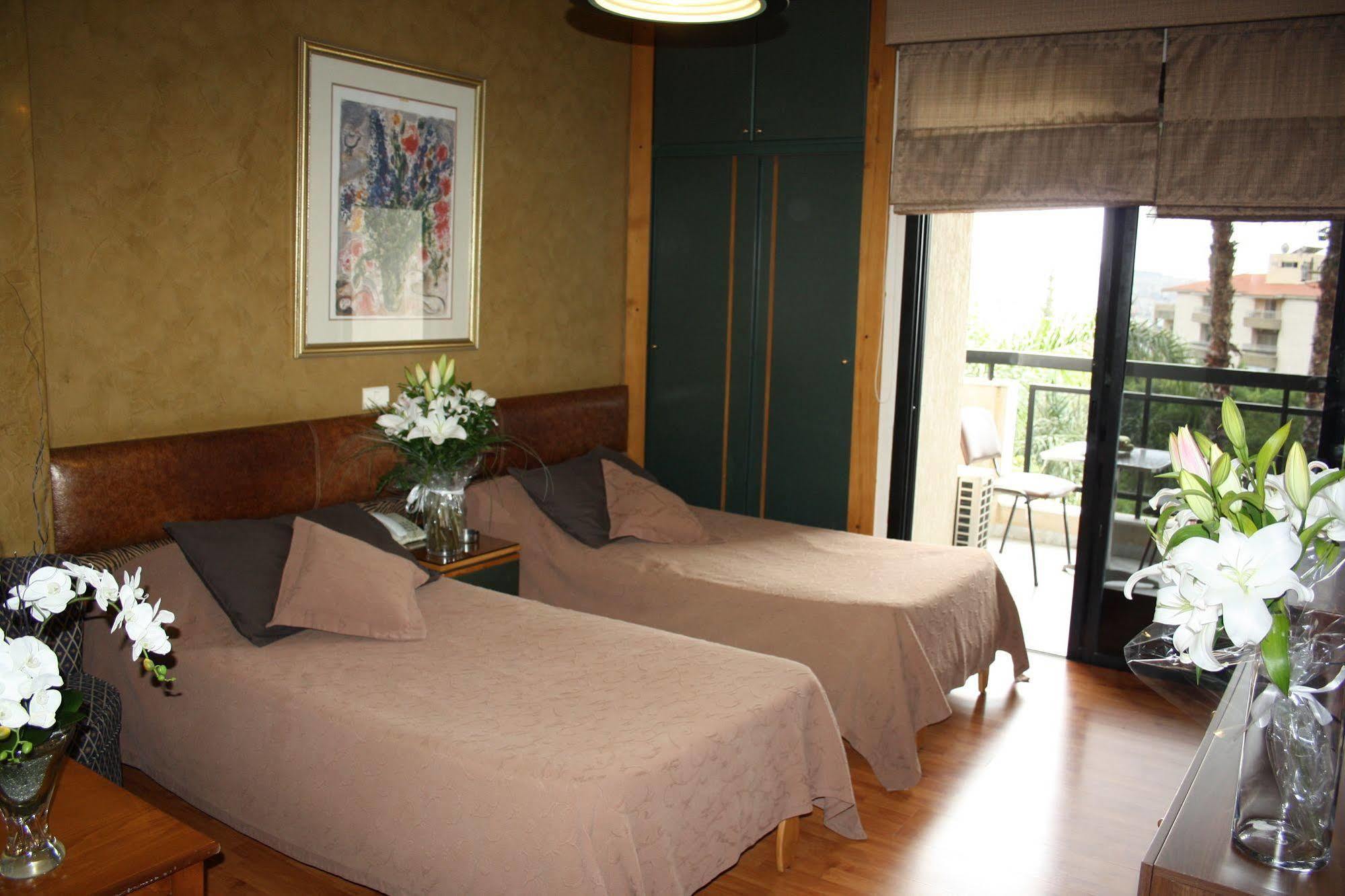 Camelot Hotel Jounieh Eksteriør billede