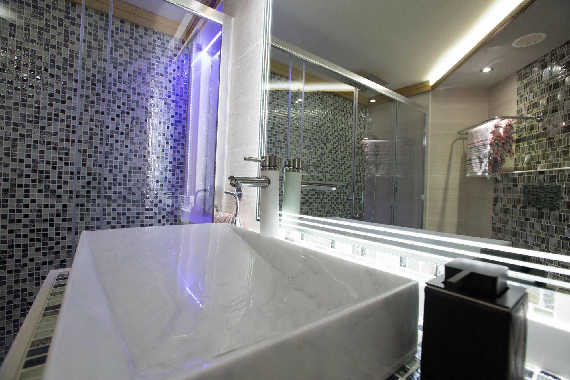 Camelot Hotel Jounieh Eksteriør billede