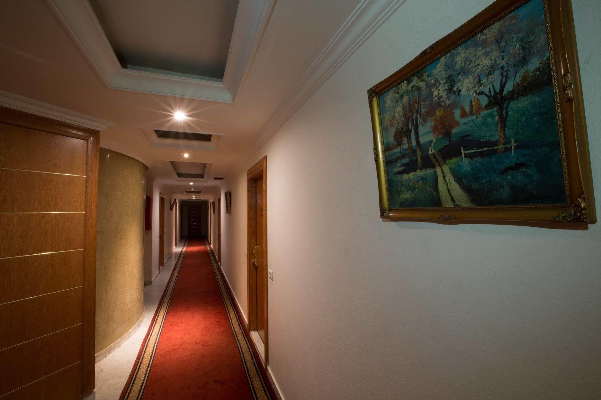 Camelot Hotel Jounieh Eksteriør billede